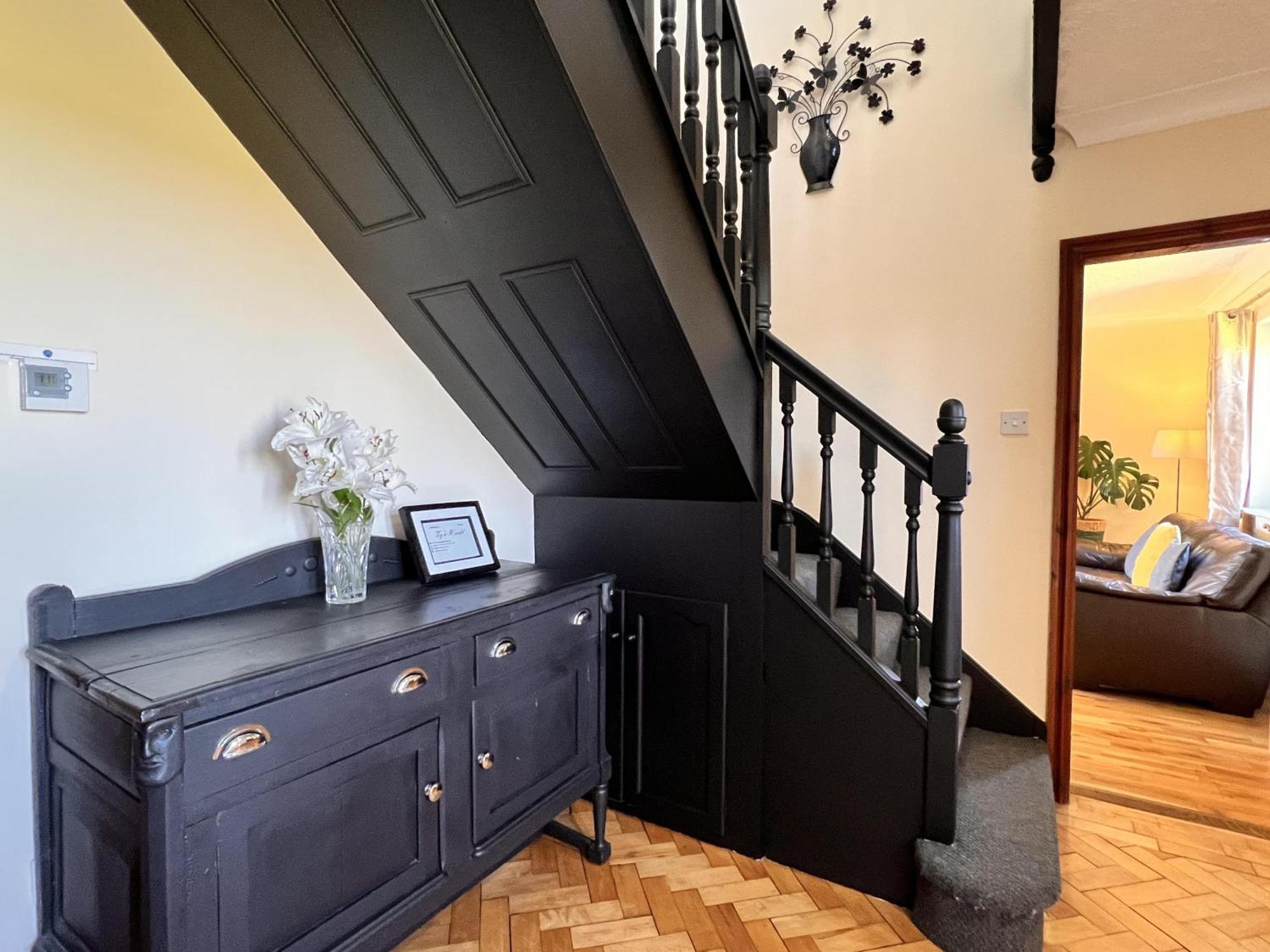 4 Bedroom Detached Farmhouse Mountain Views بوماريس المظهر الخارجي الصورة